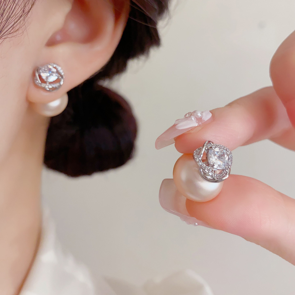 Twisted Sparkling Cluster Ear  - Cluster Stud Ear review and price