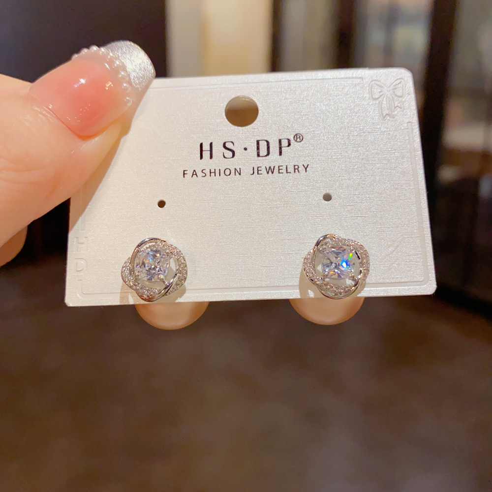 Twisted Sparkling Cluster Ear  - Cluster Stud Ear review and price